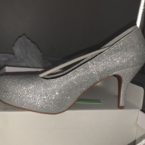 ✨Tiffany✨ silver glitter heels